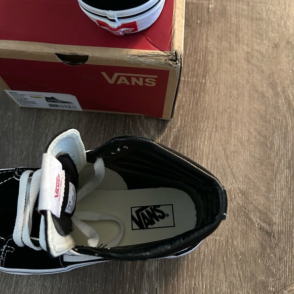 VAN - Picture 5 of 6